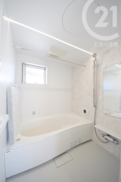 浴室 ／1坪サイズのゆったりとしたバスルーム。
浴室換気乾燥暖房機付きです！（04/01/09）