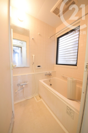 浴室 ／1階に浴室がございます。雨の日に便利な浴室乾燥機付きです。（04/05/30）