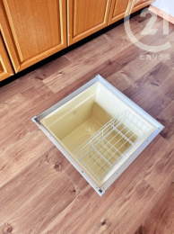  キッチン床下収納庫付き。調味料ストックなどに役立ちます。（04/10/15）