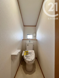  2階トイレ／ウォシュレット完備（05/01/21）