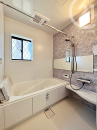  浴室換気乾燥暖房機付き！親子で入浴がしやすい1坪サイズのバスルーム。（05/01/21）