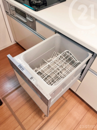  ビルトイン食器洗浄乾燥機付きのシステムキッチン