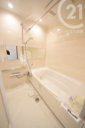 浴室 ／浴室もリノベーションで新規取替されています。（04/05/10）