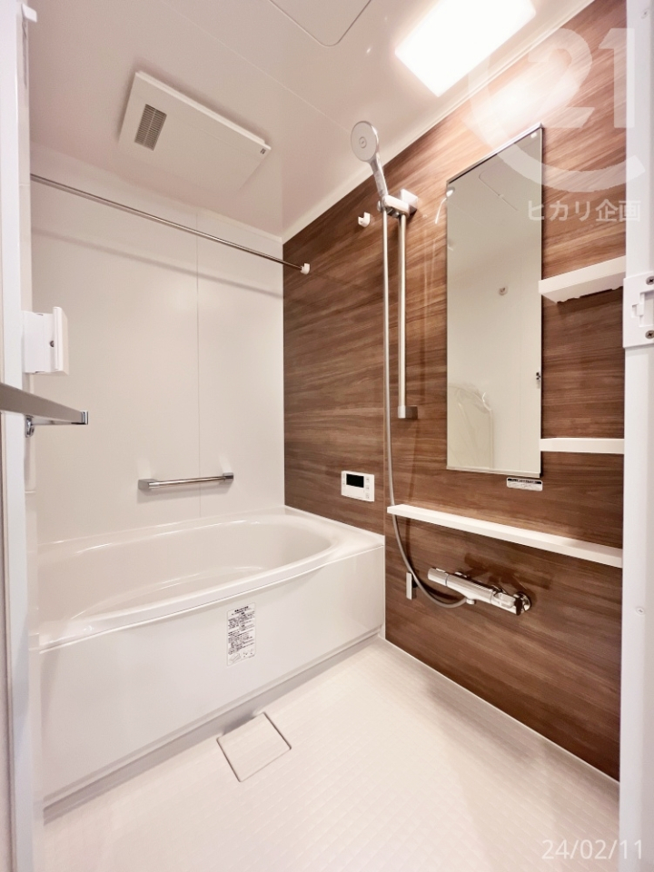  浴室1317サイズ　浴室換気乾燥暖房機付き。給湯には追い焚き機能あり