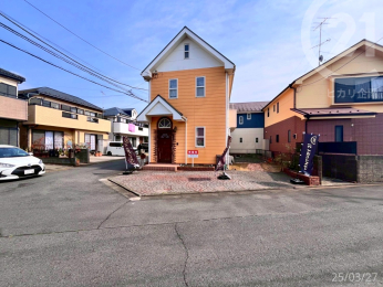  開放感のある角地にある住まい