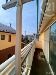  南向きで日当たりの良いバルコニー