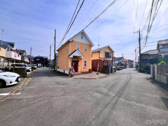  北東×北西側道路に面した開放感のある住まい