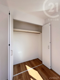  ＜洋室6.5帖＞収納