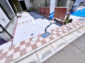  カースペース2台分　※車種による