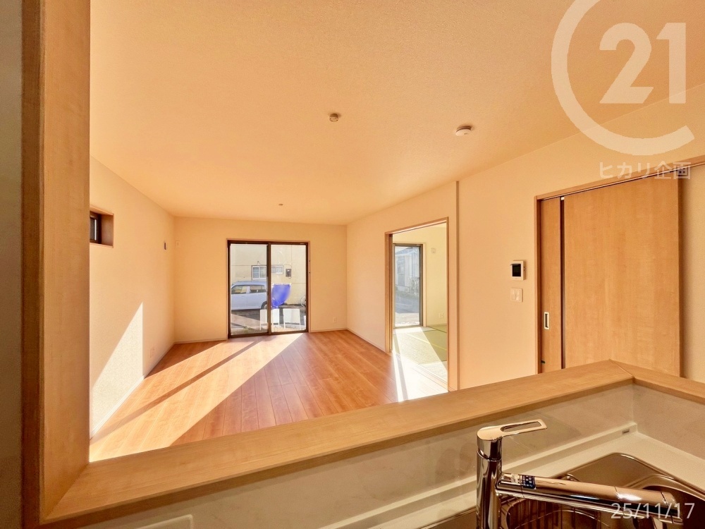  Lb`ȂƑ̎p茩AS̃I[vLb`B