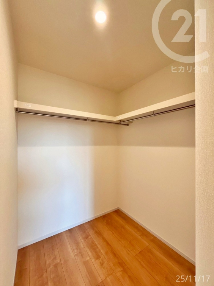  QE8Ƃ肠QɁAߗނՂ[ł郏ChN[[bgtB