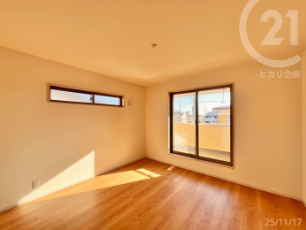  QE8LXƂQ́AtoRj[֒ڏoKȂB