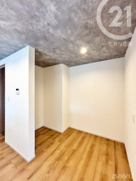  [ɂAfXNXy[Xɂ𗧂Lb`̉ƎXy[XI