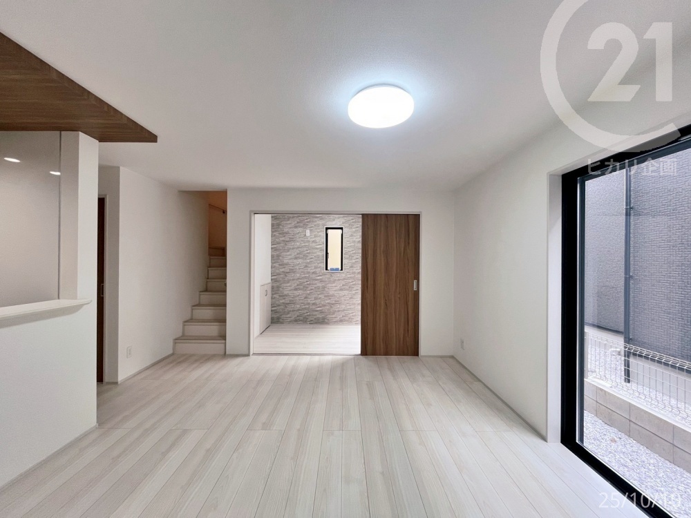  LDK15.25ؖڂꂽfUC̋Ԃł