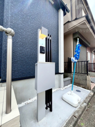  ＜玄関アプローチ＞