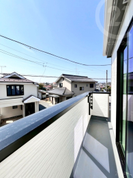 2室に面したワイドスパンバルコニー