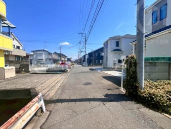  北側5M道路／交通量は少なめです。