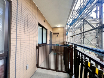  玄関ポーチ