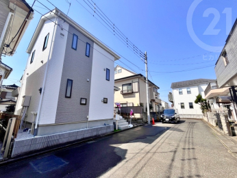  前面道路は袋小路につき、不要な通り抜けがなく安心。