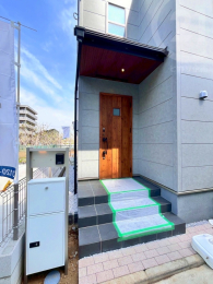  玄関ポーチ