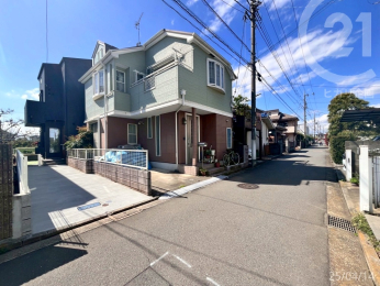  前面道路は交通量少な目。