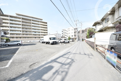  マンション南側道路