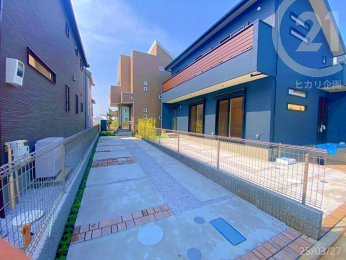 通りから奥まった位置に建物がある旗竿敷地。プライバシー重視の方に◎