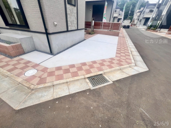  ＜8号棟＞東側カースペース