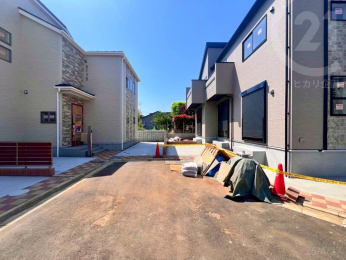  新設道路の一番奥はT字路になっており、奥の区画も駐車しやすい道路形状です。