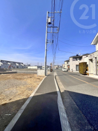  前面は歩道が整備してあります。