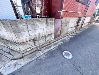  北側の接道間口は約14.9Mです。