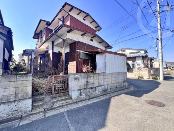  現況敷地内には古屋がございますが、解体・造成完了後更地でのお引渡しです。