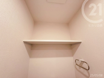  トイレ上部に棚あり