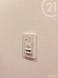  玄関／人感センサー付き照明