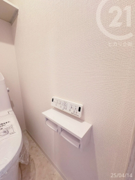  ウォシュレット機能付きのトイレです。
