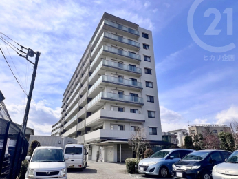  西武拝島線「武蔵砂川駅」徒歩10分。