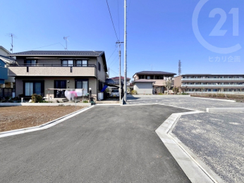  前面道路は幅員約5M！