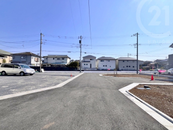 前面道路は幅員約5M！