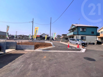  分譲地入口付近／周辺は住宅街です。