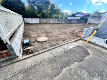  接道間口はさまざまな車種が駐車しやすい3.5M