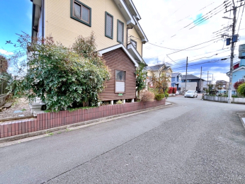 現地北側より撮影。