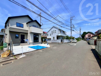  南側道路　幅員6.4m　車庫入れの際の切り替えしラクラク♪