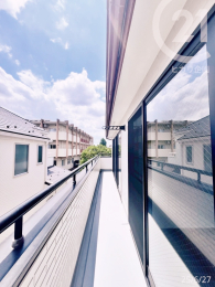  バルコニーは3部屋からアプローチすることができます。