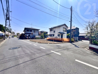  開放感のある角地！