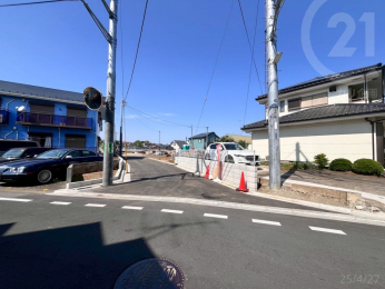  分譲地内は通り抜けができないため、落ち着いた住環境です。