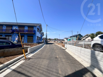  分譲地内には転回スペースや協定地があり、奥の区画も駐車がしやすそう。