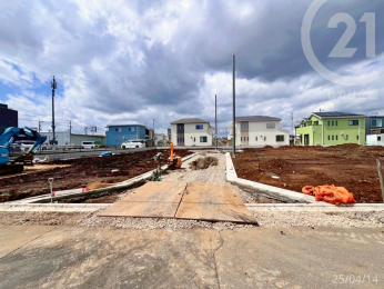現地土地写真 　全8区画の土地分譲現場内！建築条件無し・敷地39坪以上♪