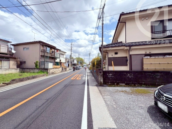  北側7.2M道路／「箱根ヶ崎」駅行きのバスが出ているバス停まで徒歩3分！