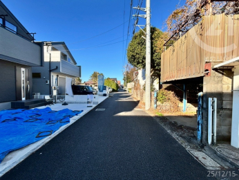  ��������4���E����