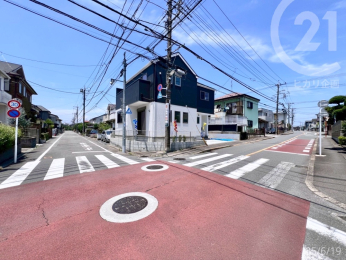  ←南側道路｜東側道路→